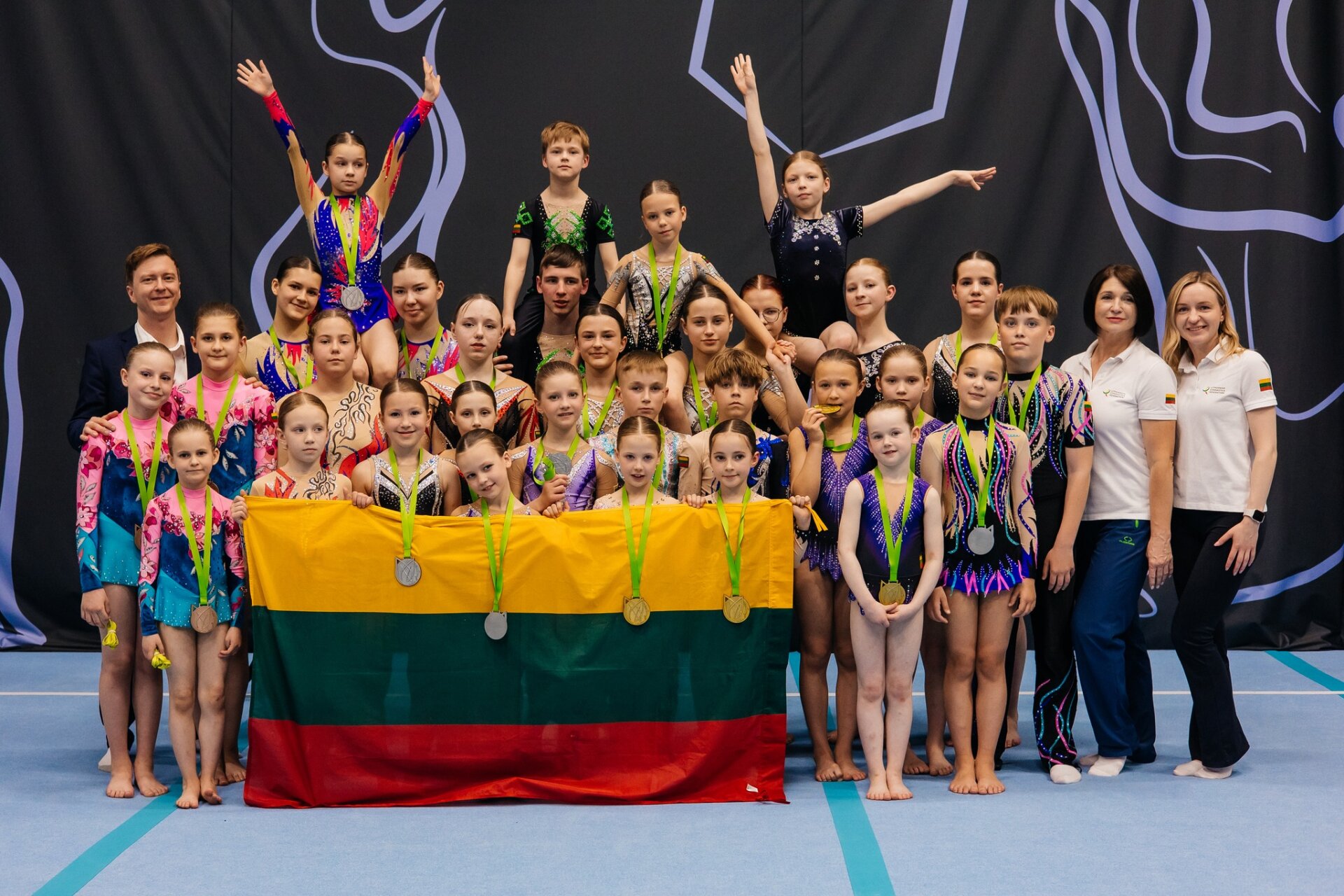 Visagino akrobatų triumfas Taline – „KevadAcro 2026“ varžybose iškovota gausybė medalių!
