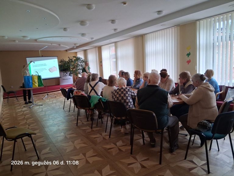 В Висагинасе для сеньоров провели встречу о сортировке отходов