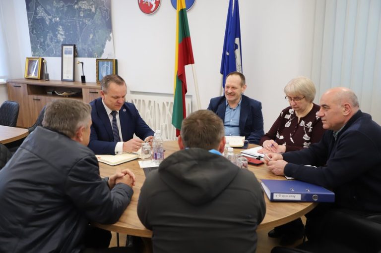 Горка в Висагинасе снова задерживается: подрядчик говорит, что виноваты дожди