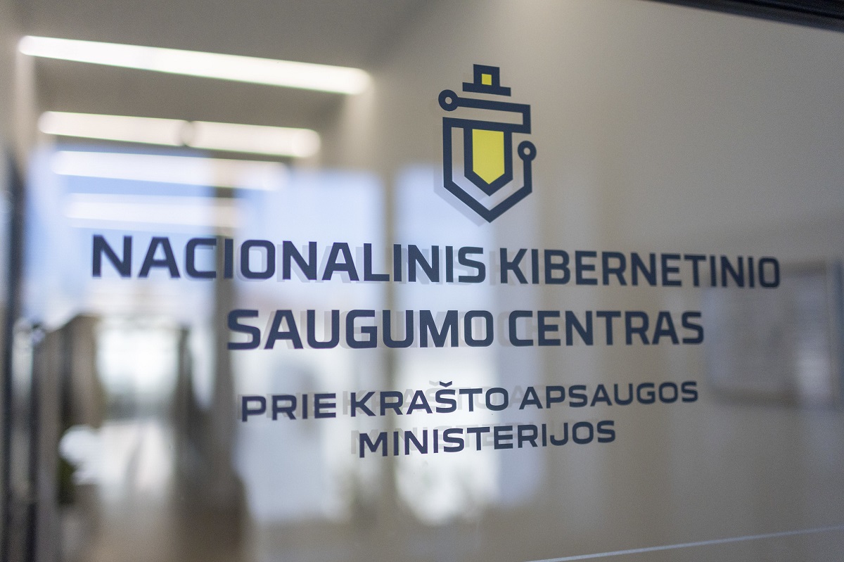 Daugėja bandymų perimti susirašinėjimo programėlių paskyras: ekspertai pataria, kaip apsisaugoti