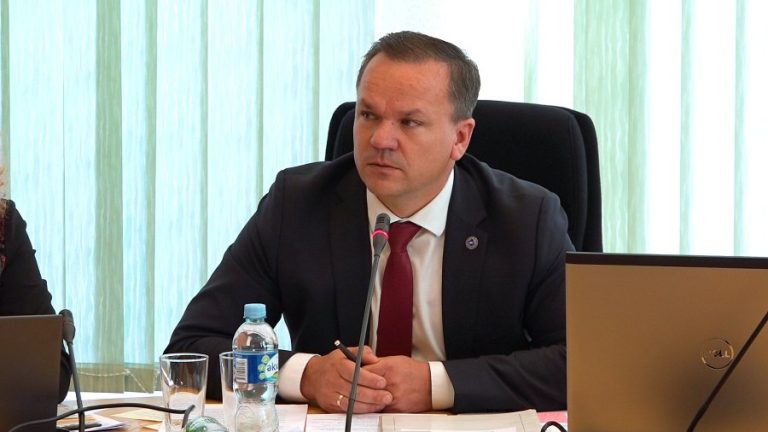 Галагузас вернет Висагинасу 8 тысяч евро по «чековому» делу
