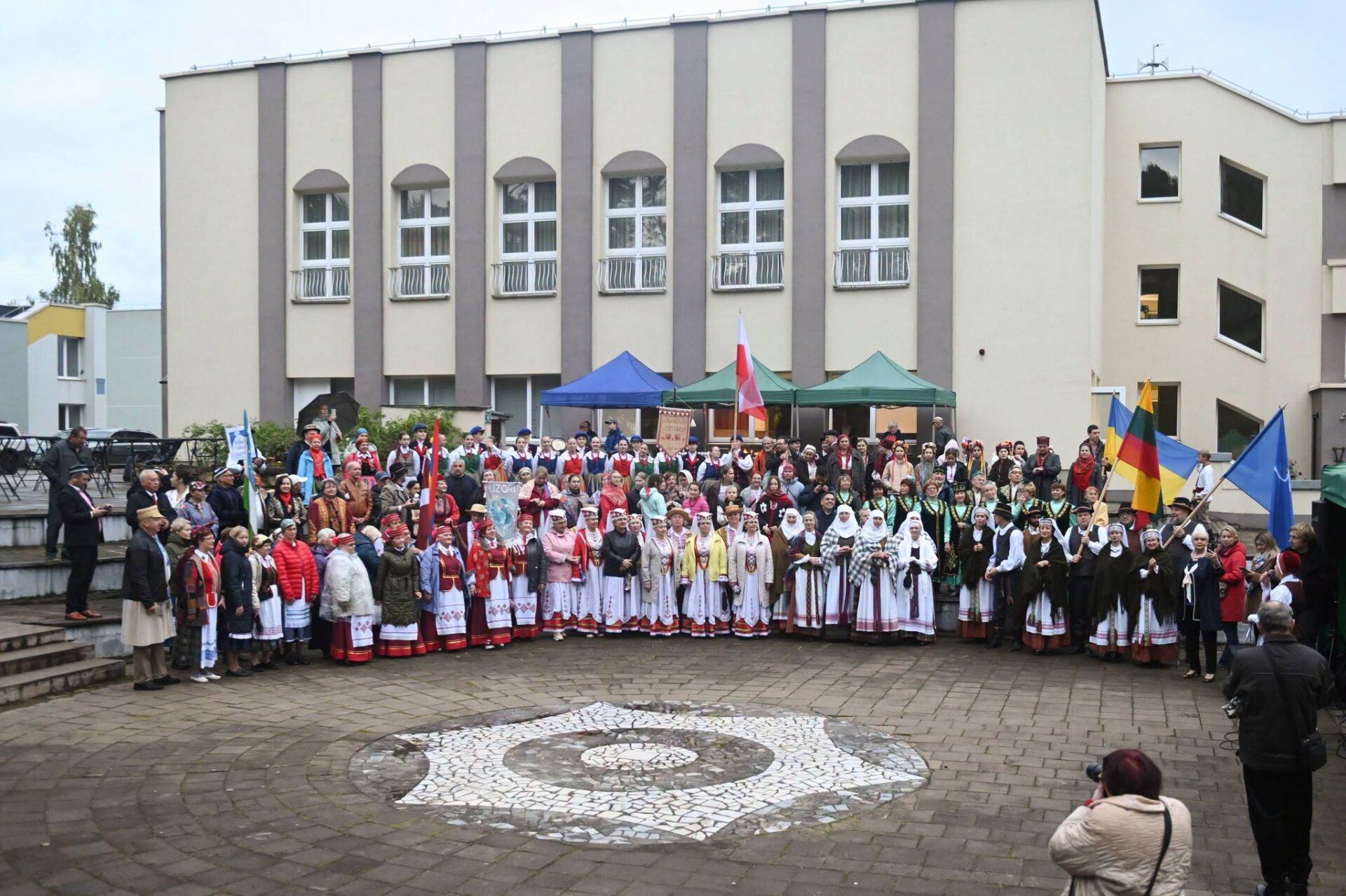 Visaginas šventė garsiai ir spalvingai: įvyko X tarptautinis tautinių kultūrų festivalis „Rudeninės“