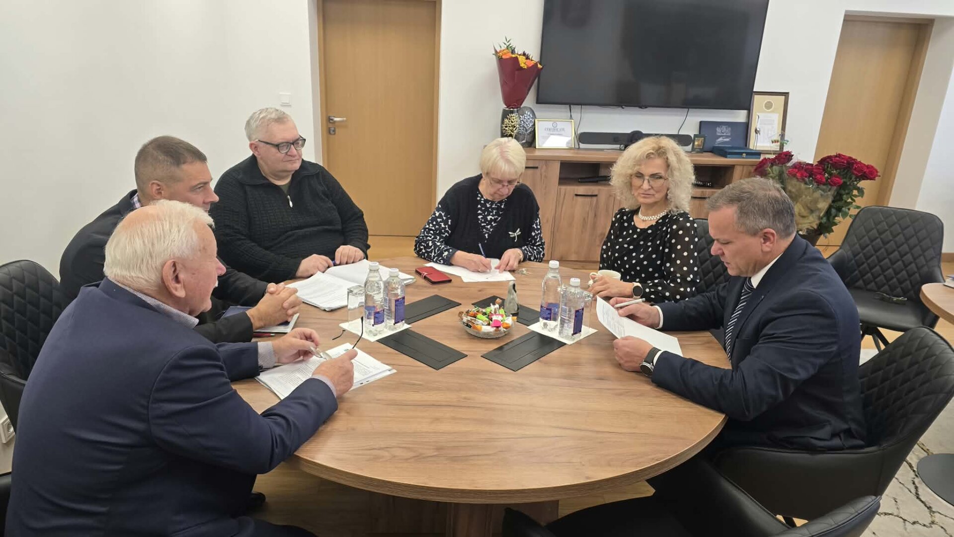 Meras su „Visagino energijos“ ir „Visagino būsto“ vadovais aptarė pasirengimą šildymo sezonui